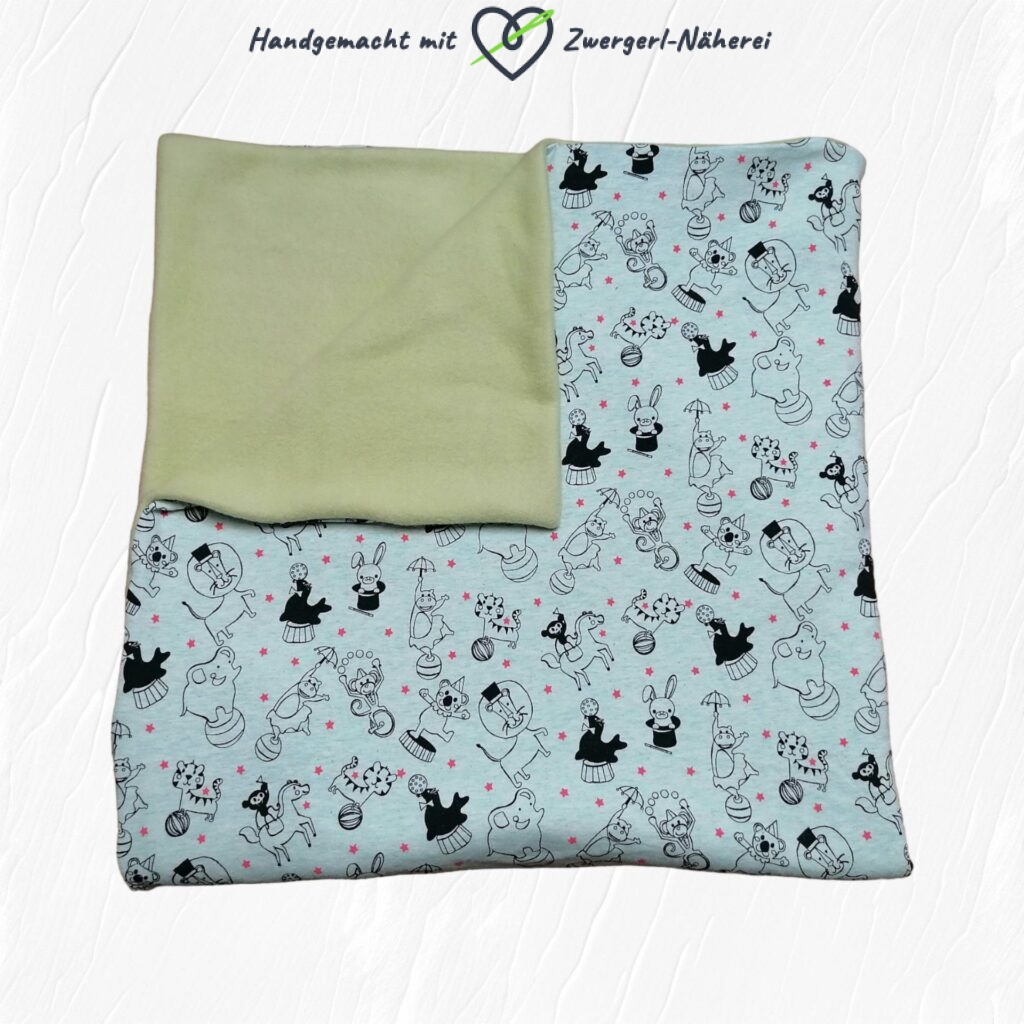 Kuscheldecke Krabbeldeck mit Zirkustieren aus Baumwolle handmade