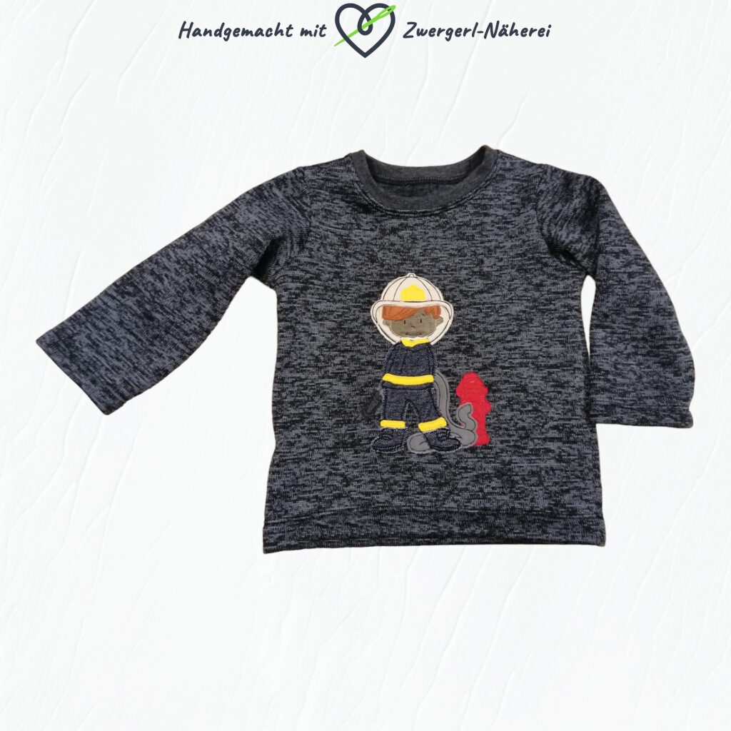 Kinder Pullover Anthrazit meliert mit Stickmotiv Feuerwehr-Junge handmade Kindermode